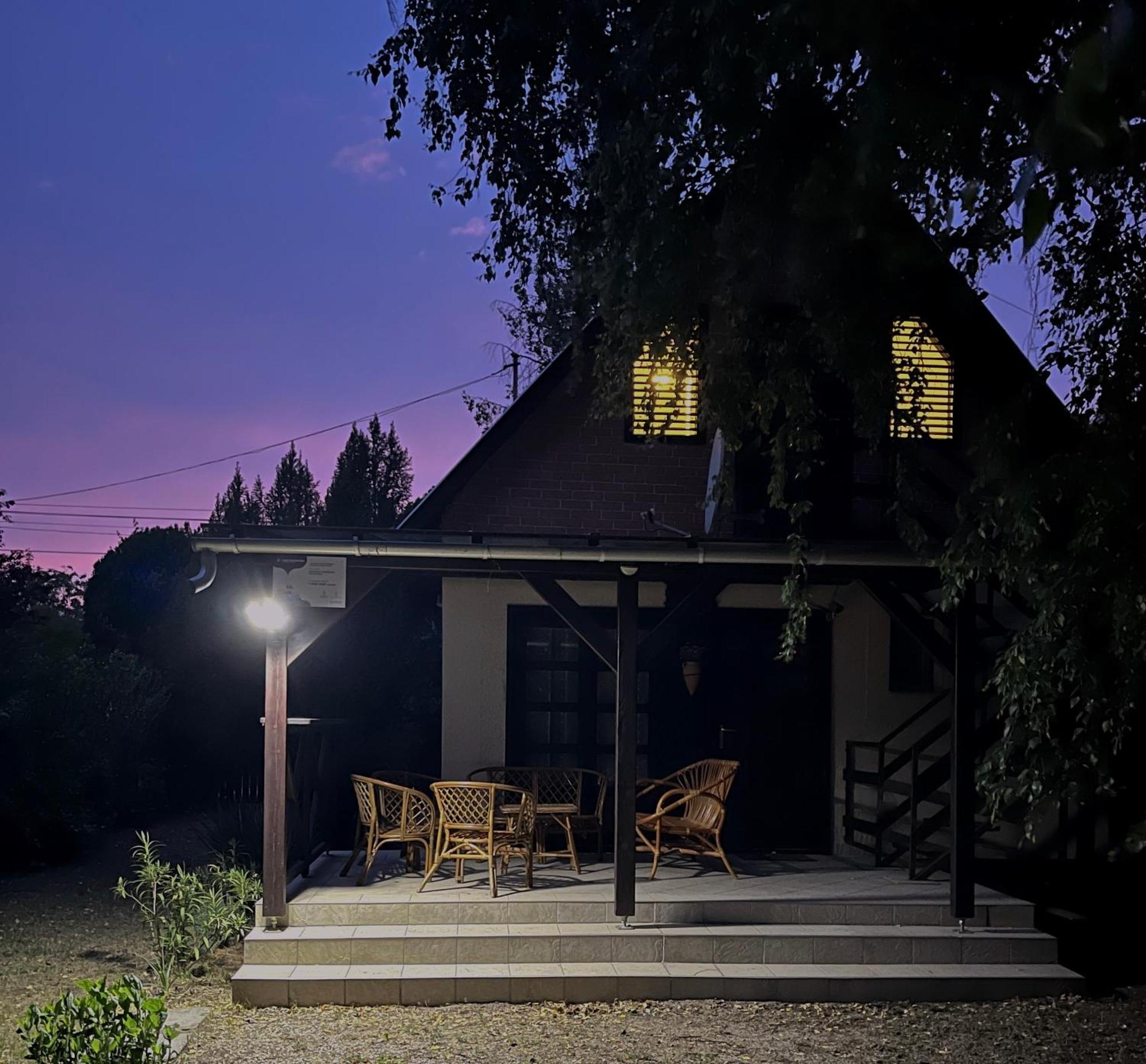 Aranypart Vendeghaz - Tiszakecske Villa Exterior foto