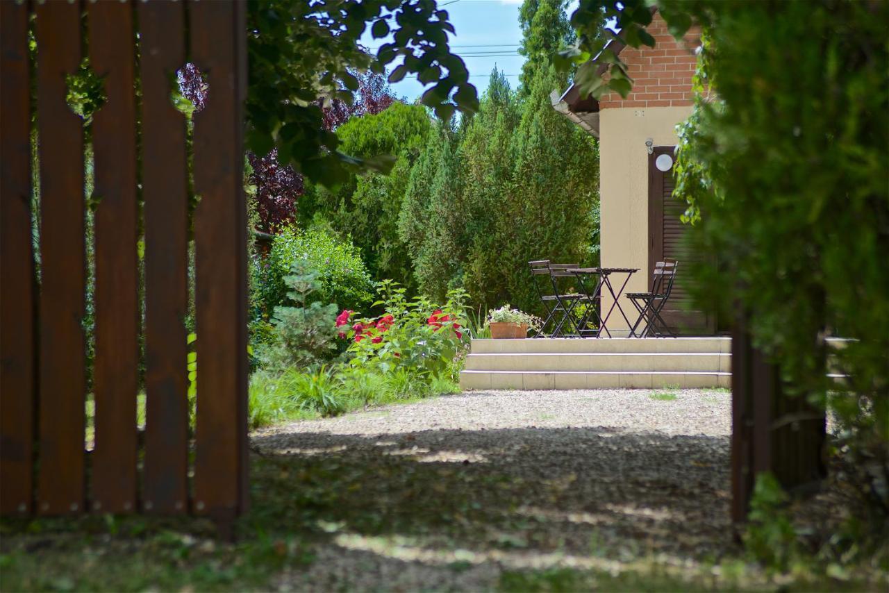 Aranypart Vendeghaz - Tiszakecske Villa Exterior foto